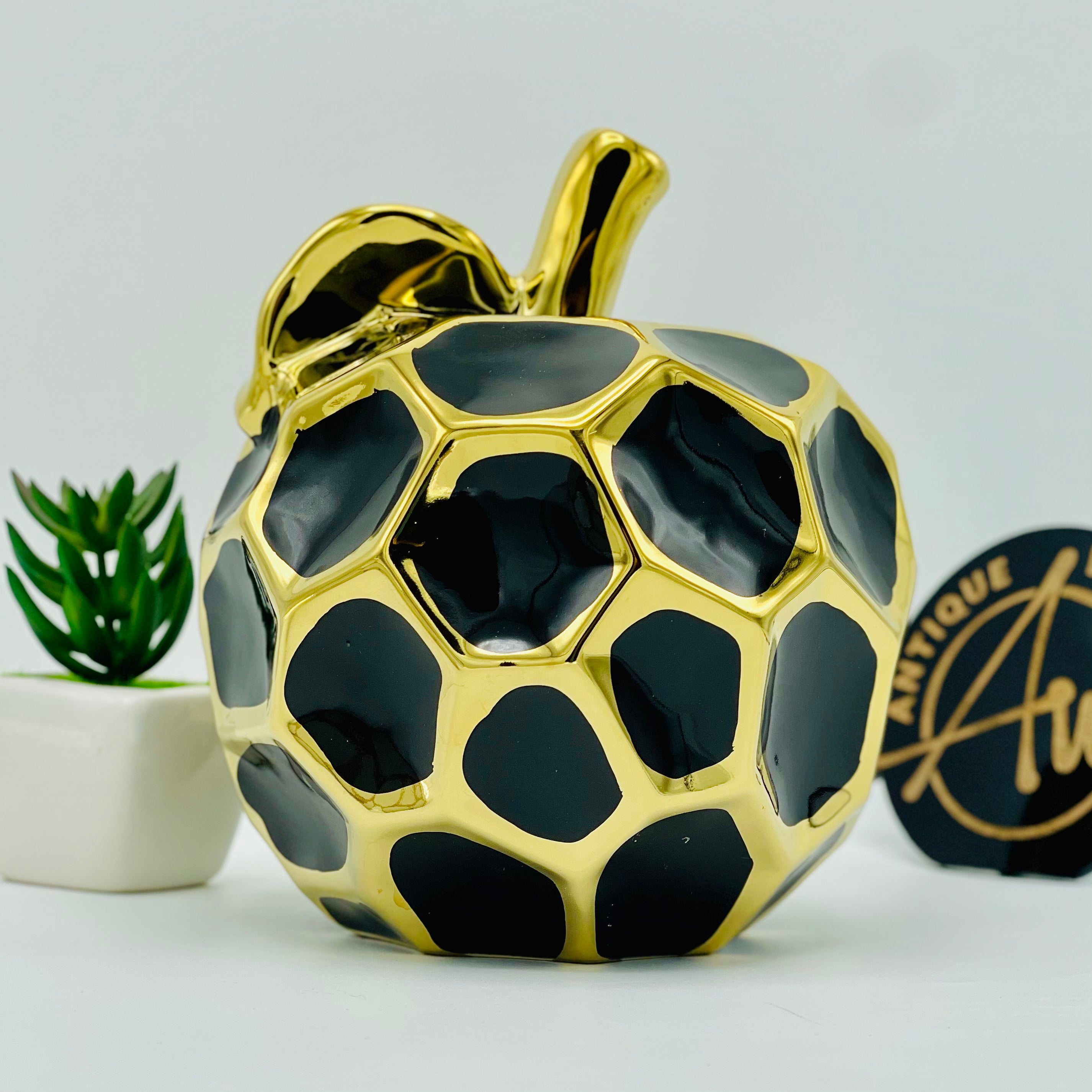 Elegant Apple Table Decor