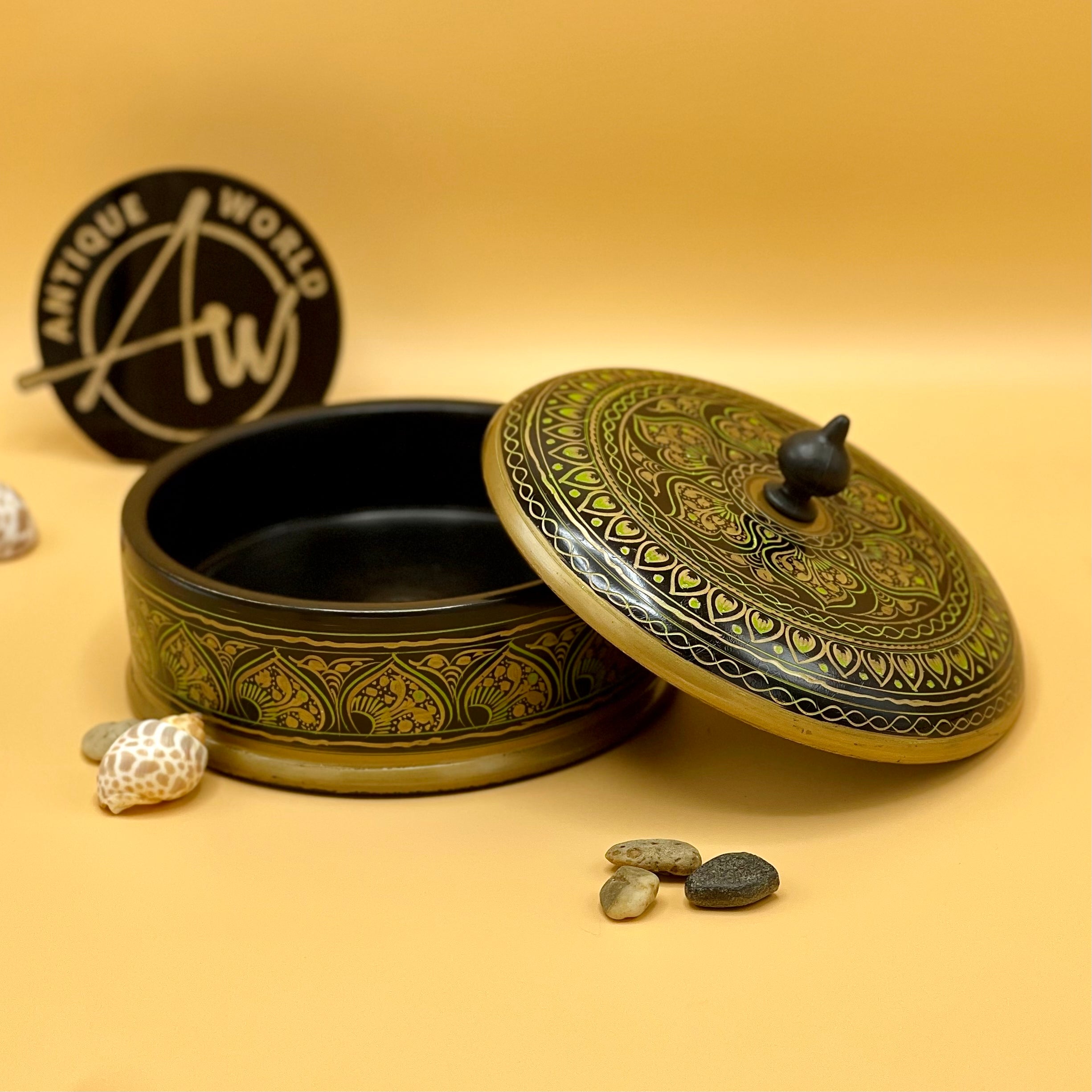 Naqshi Jar with Lid