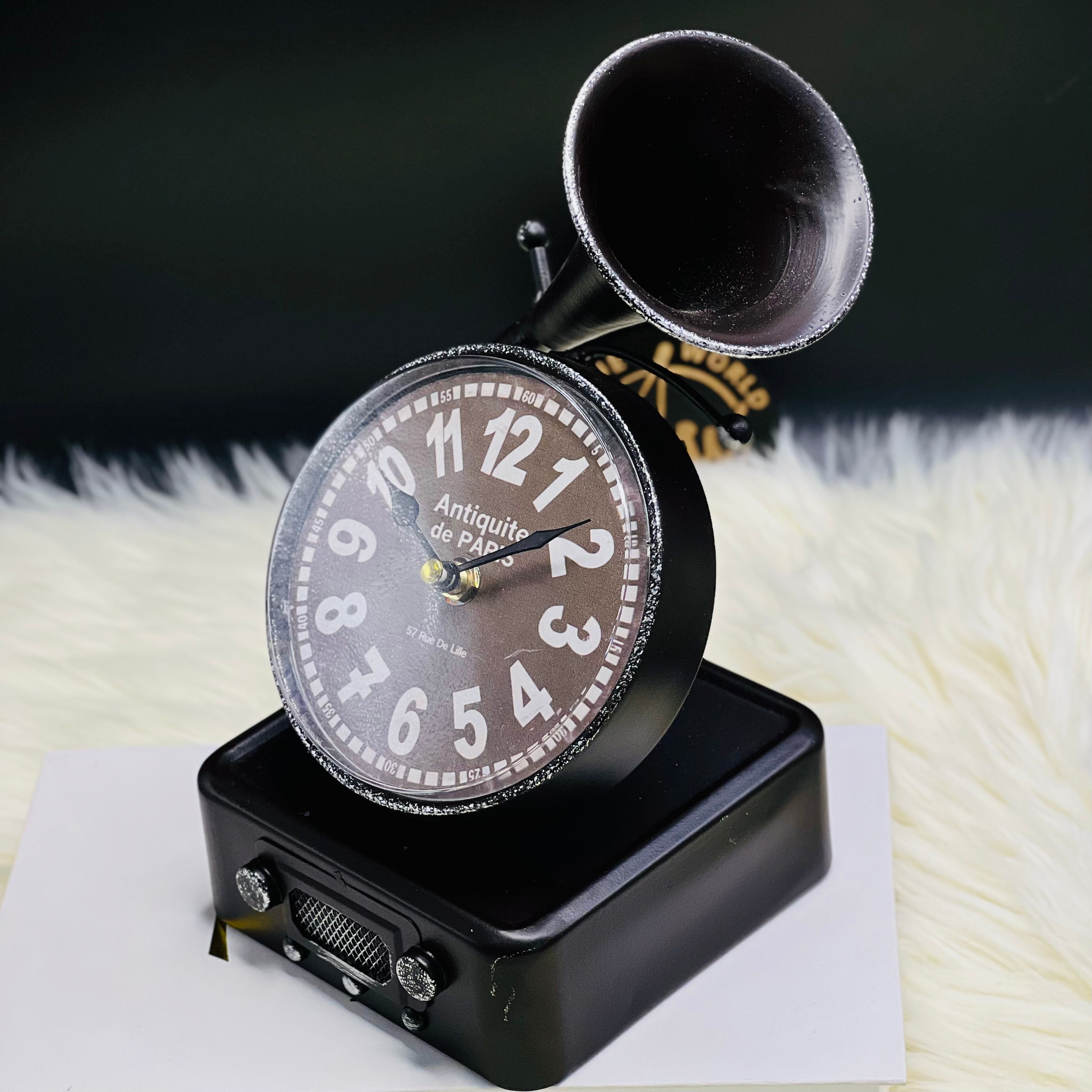 Gramophone Desktop Clock