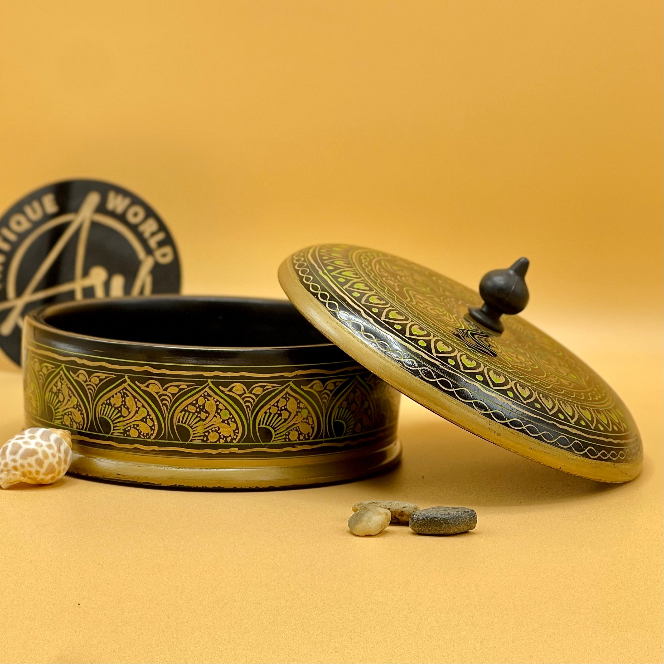 Naqshi Jar with Lid