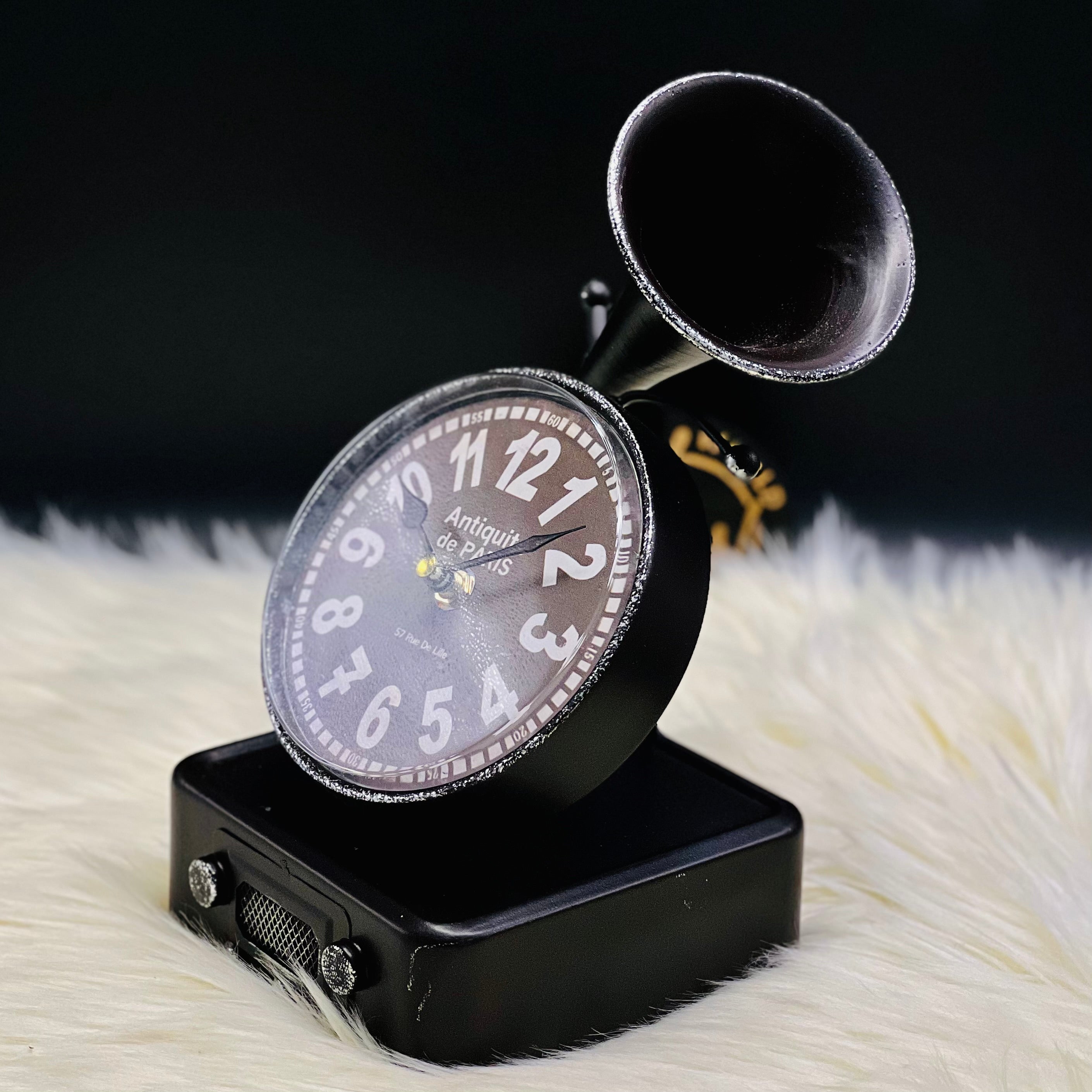 Gramophone Desktop Clock