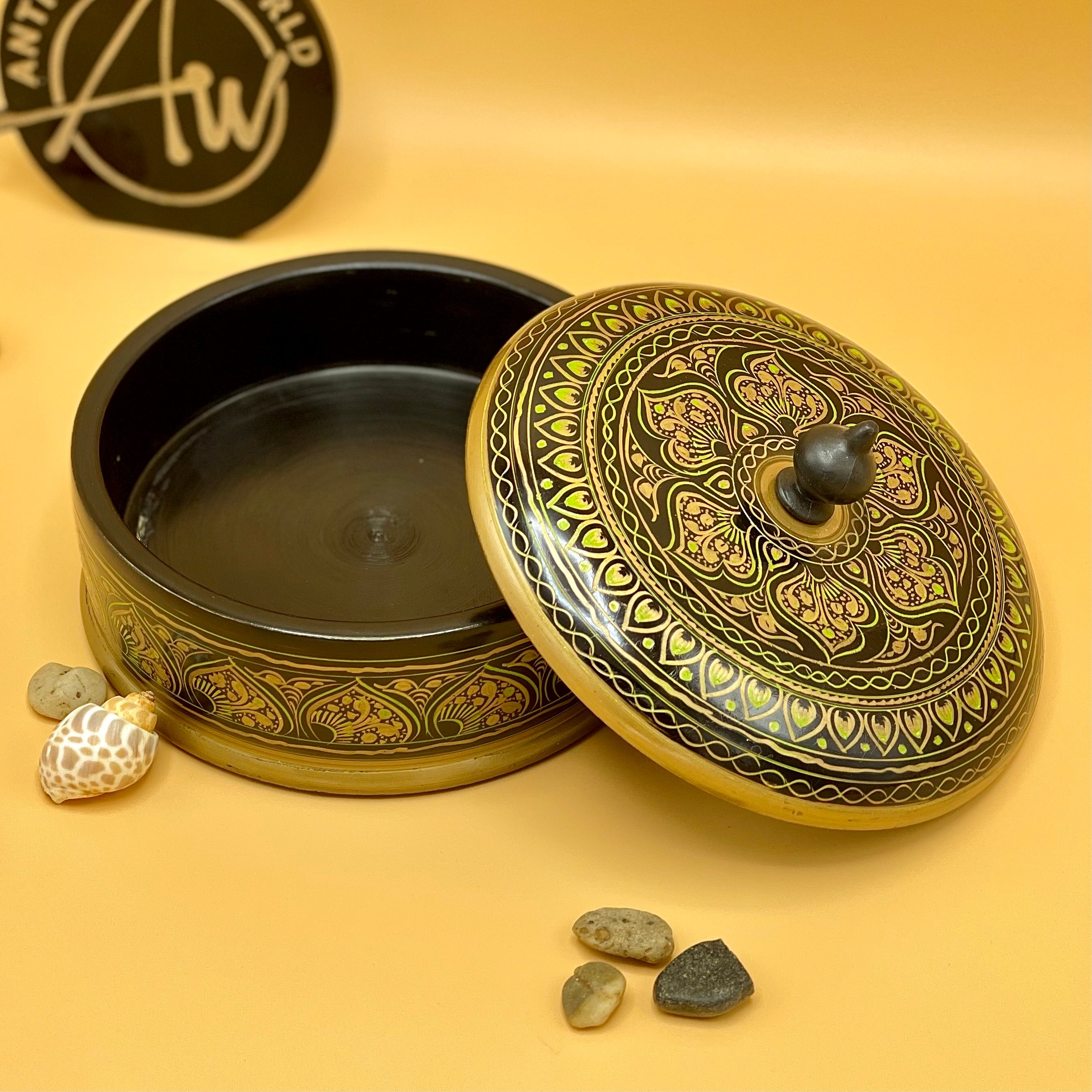 Naqshi Jar with Lid