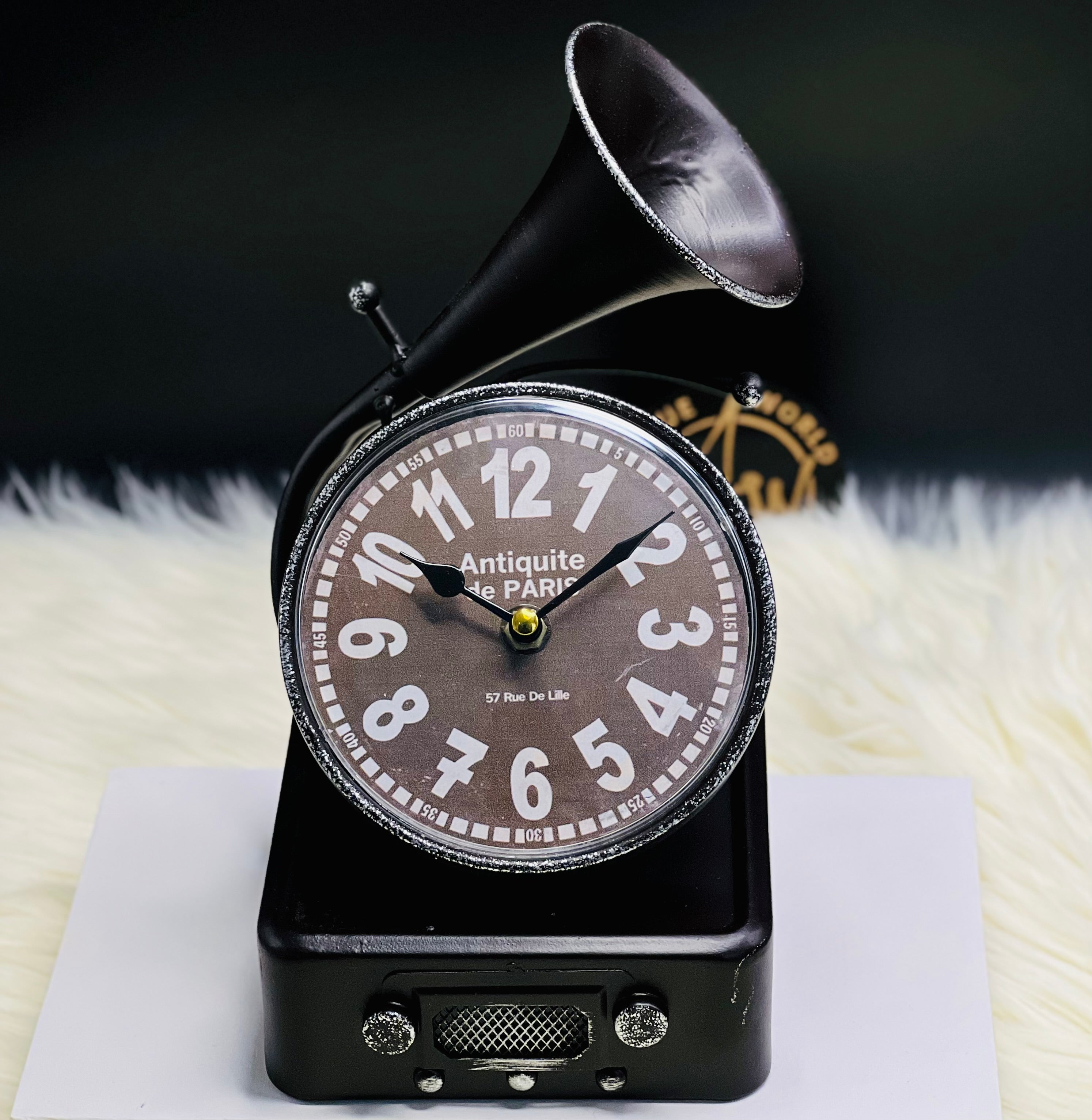 Gramophone Desktop Clock