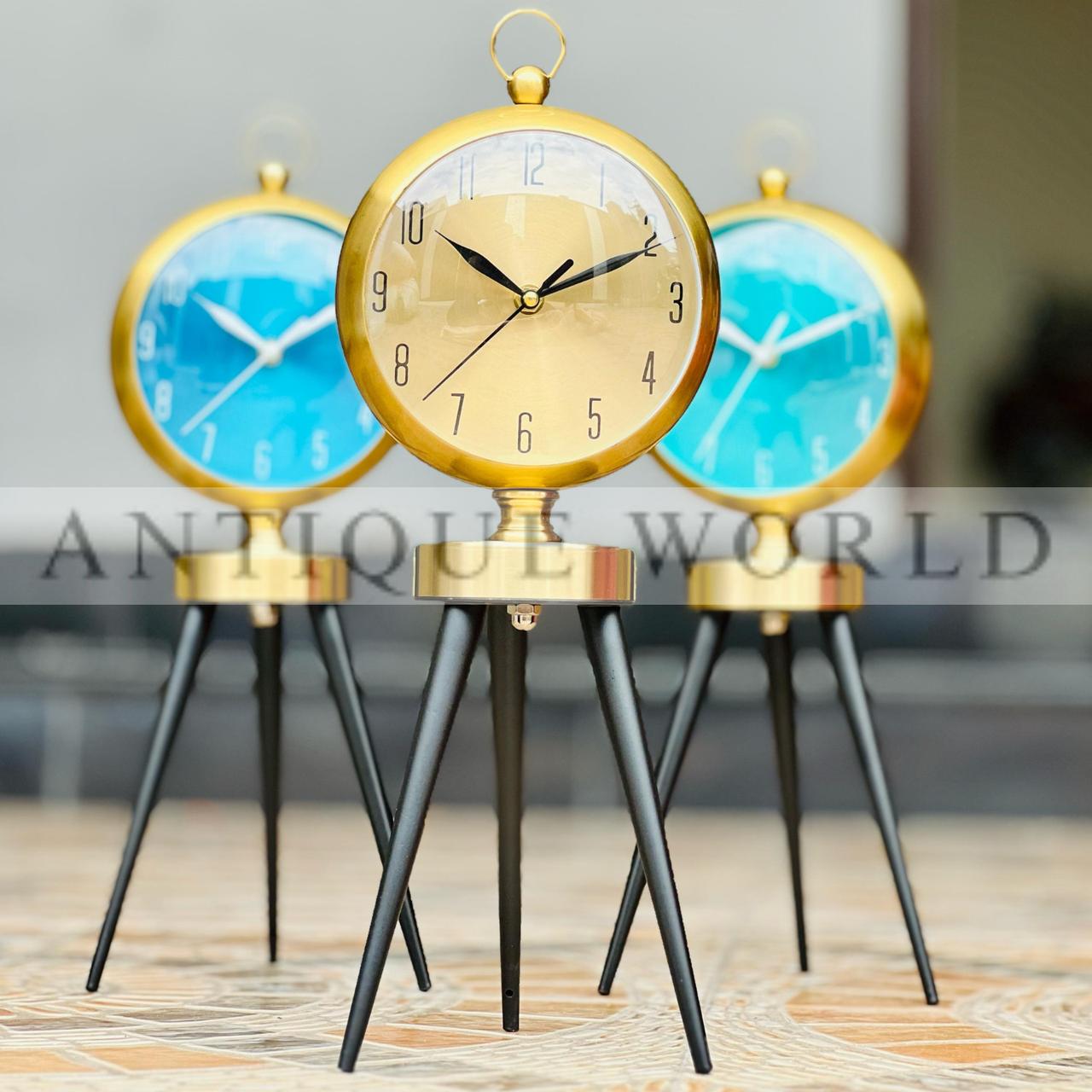 Vintage Noir Stylish Tripod Clock