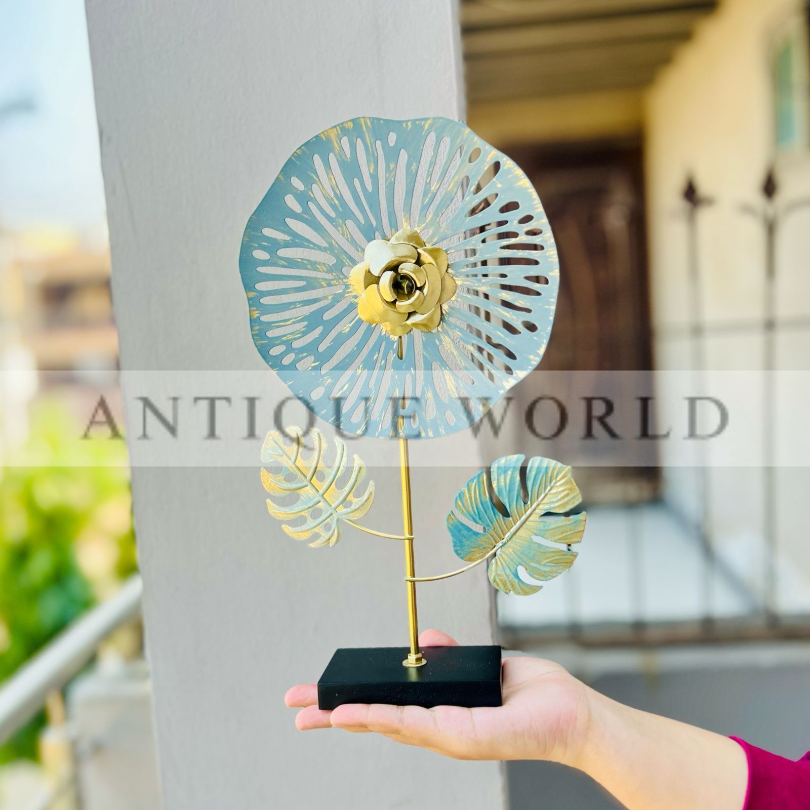 Round Cut Metal Floral Table Decor