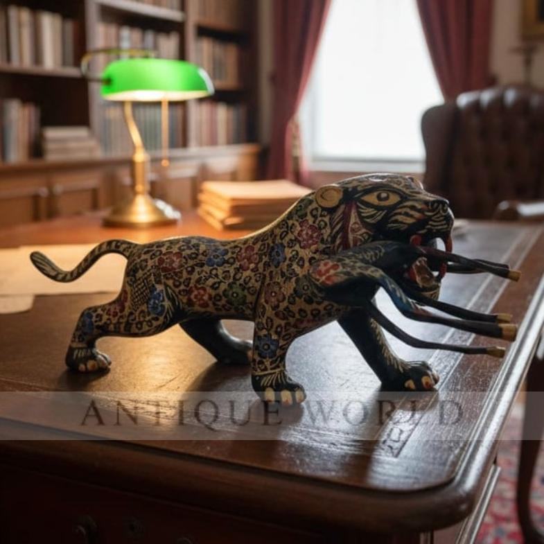 Traditional Art Style Brass Decorative l Lion Hunting Statue