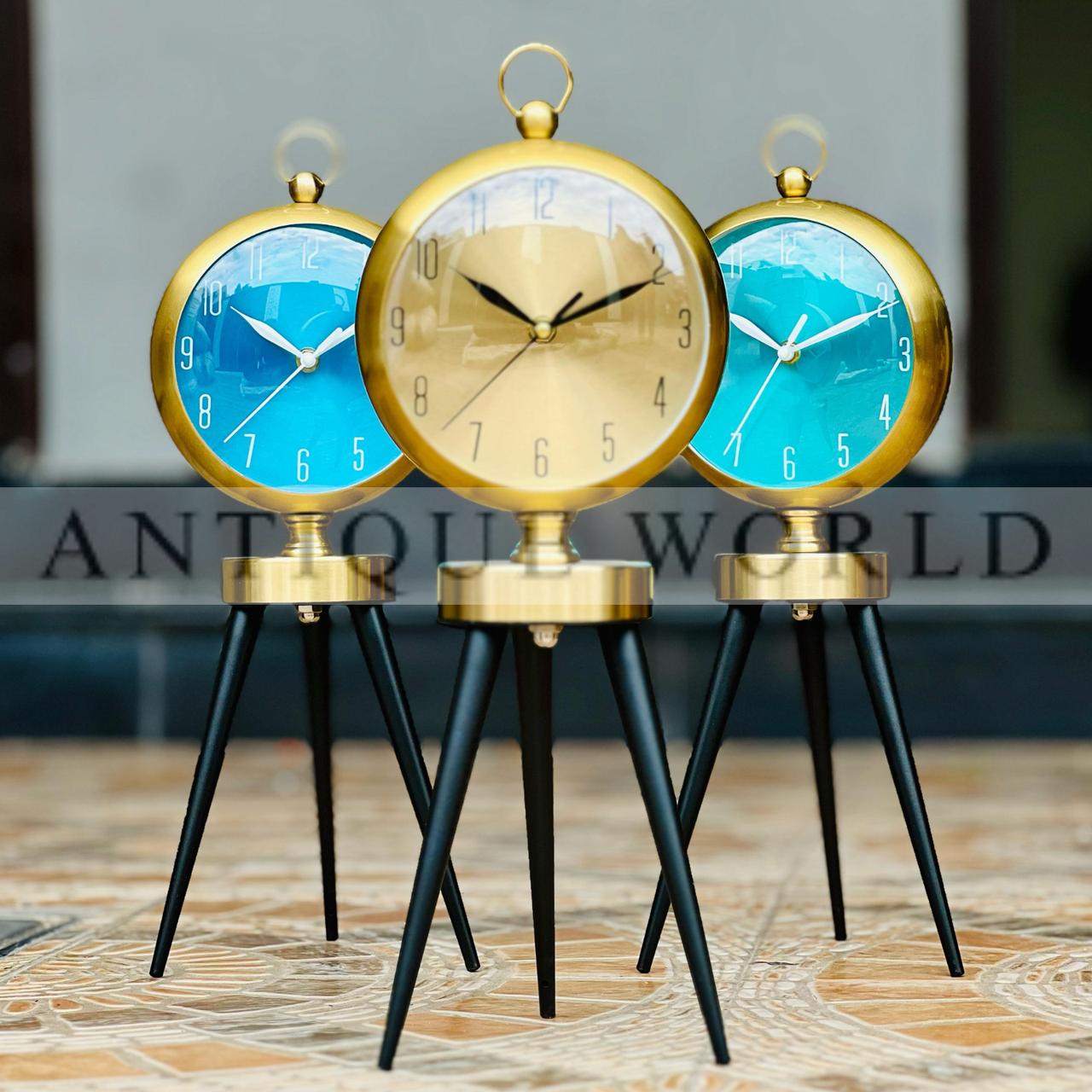 Vintage Noir Stylish Tripod Clock