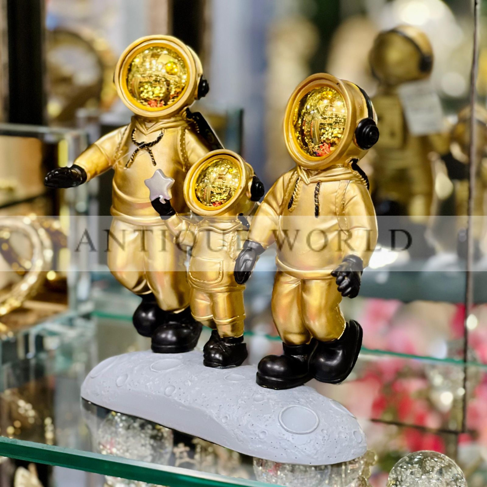 Astronaut Family Luxury Sculpture