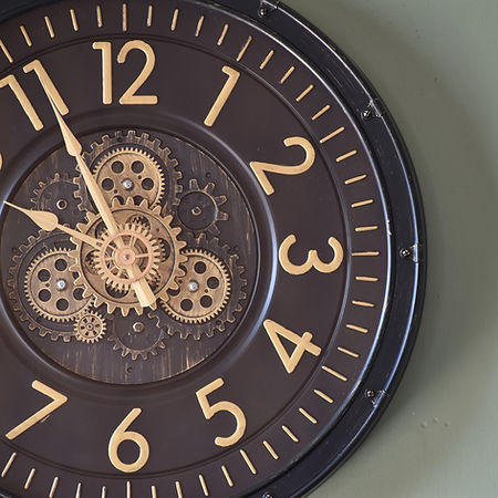 Vintage Styled Wall Clock with Moving Gear