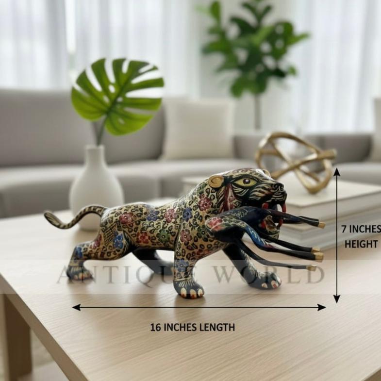 Traditional Art Style Brass Decorative l Lion Hunting Statue