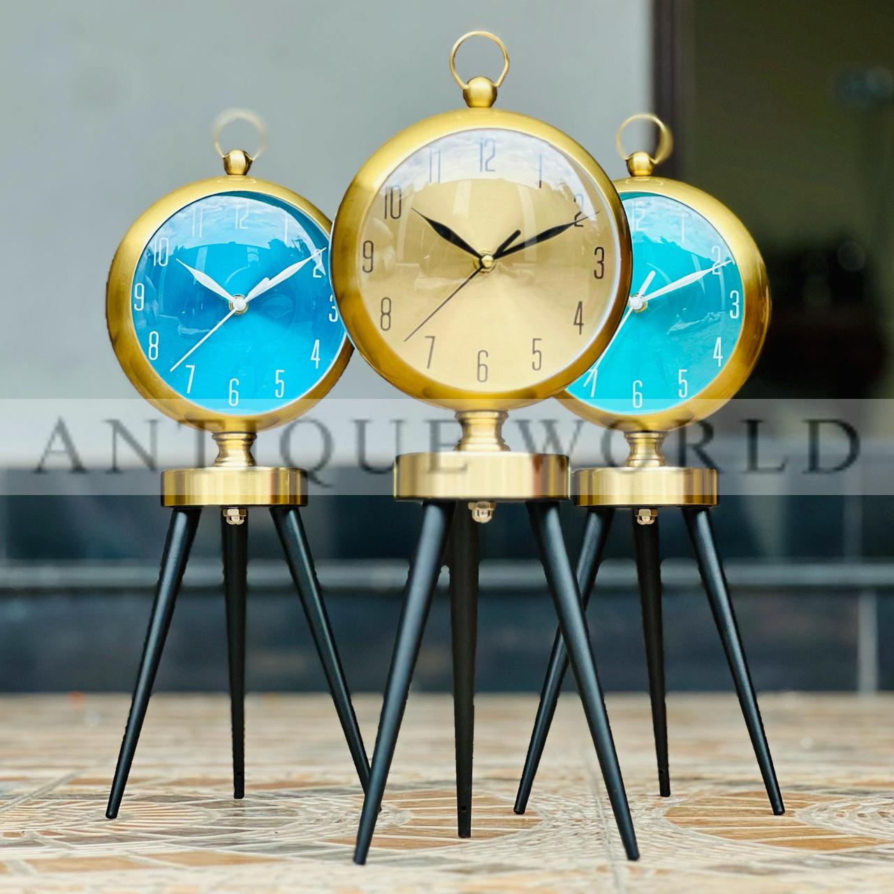 Vintage Noir Stylish Tripod Clock