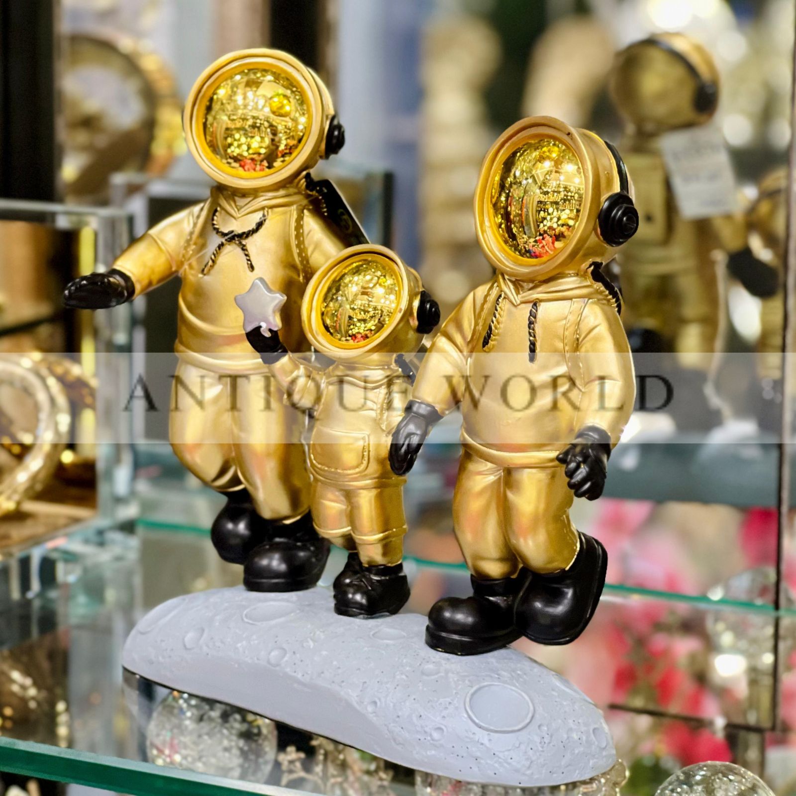 Astronaut Family Luxury Sculpture