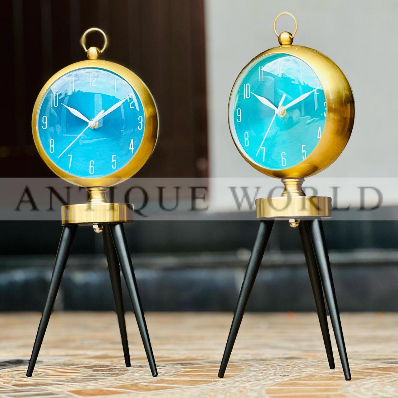 Vintage Noir Stylish Tripod Clock
