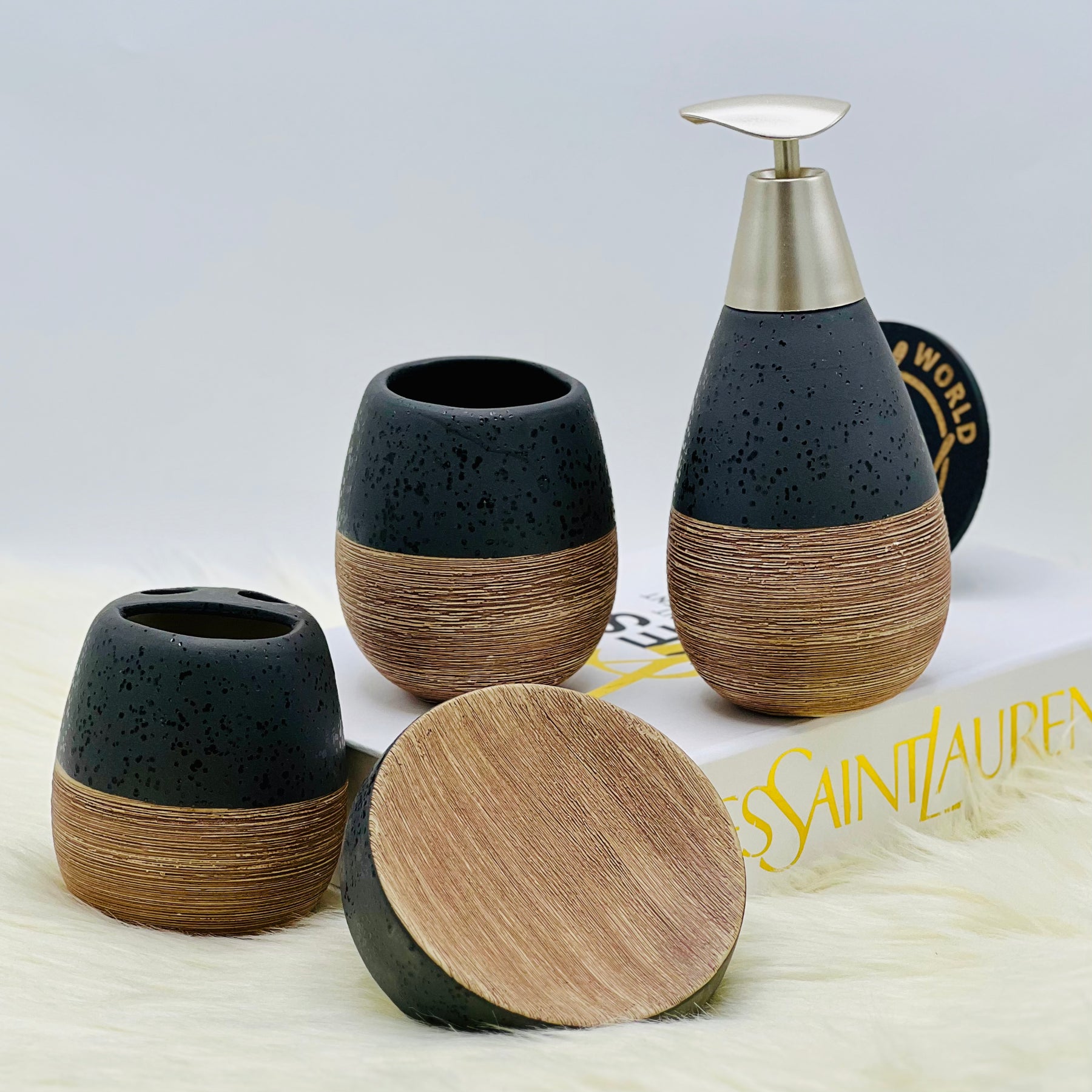 Self Textured Bath Set With Wooden Pattern - 4pcs