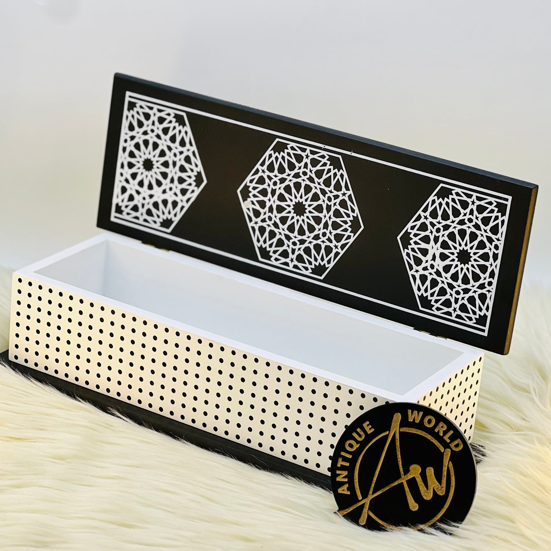 Royal Design Beautiful Jewellery Holder