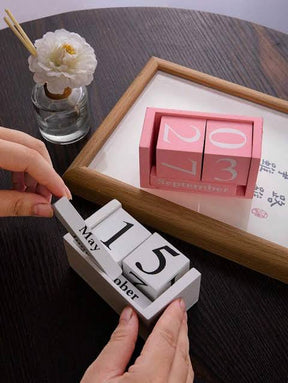 Giftoholic Wooden Calendar