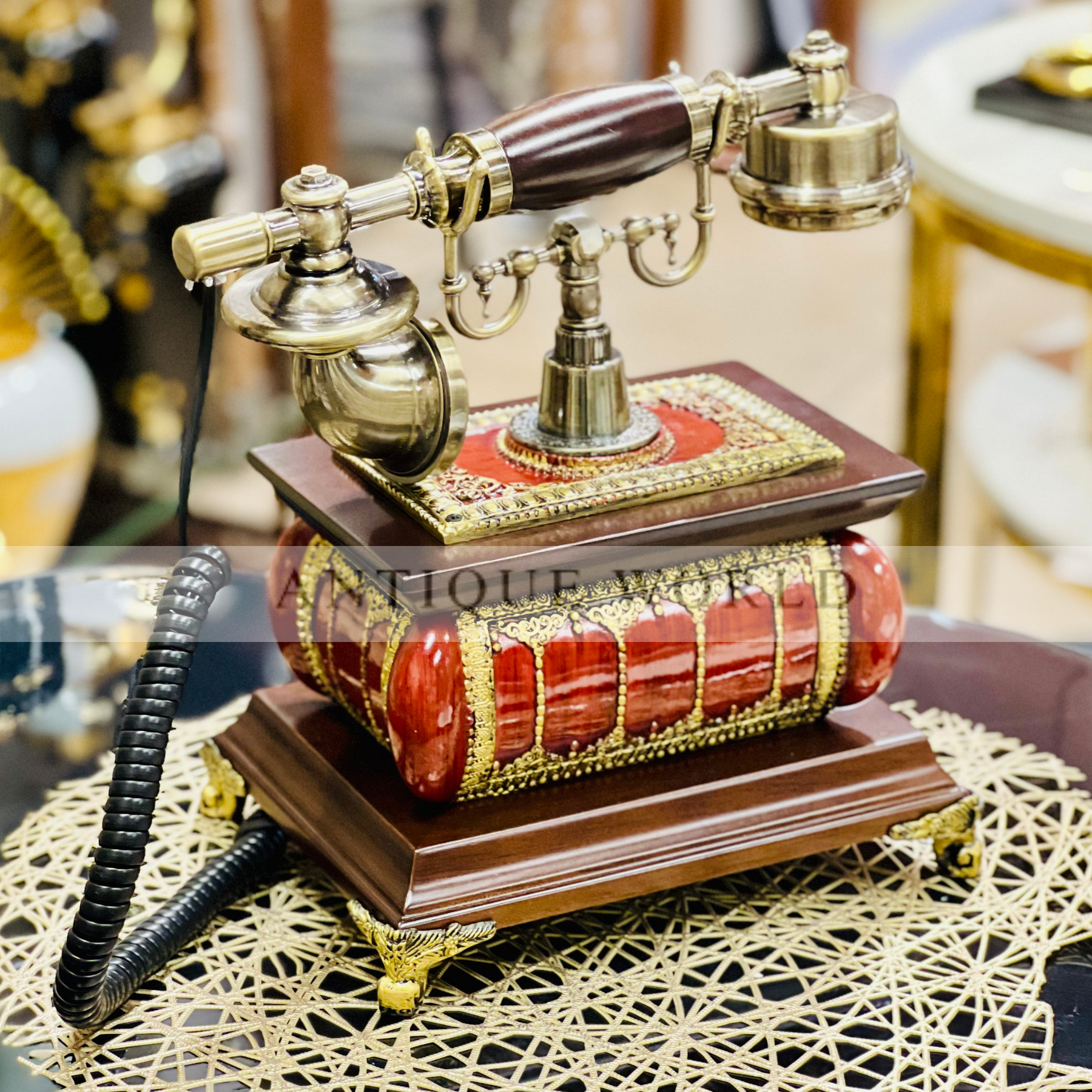 Retro Rotatory Dial with Radial Royal Telephone Decor