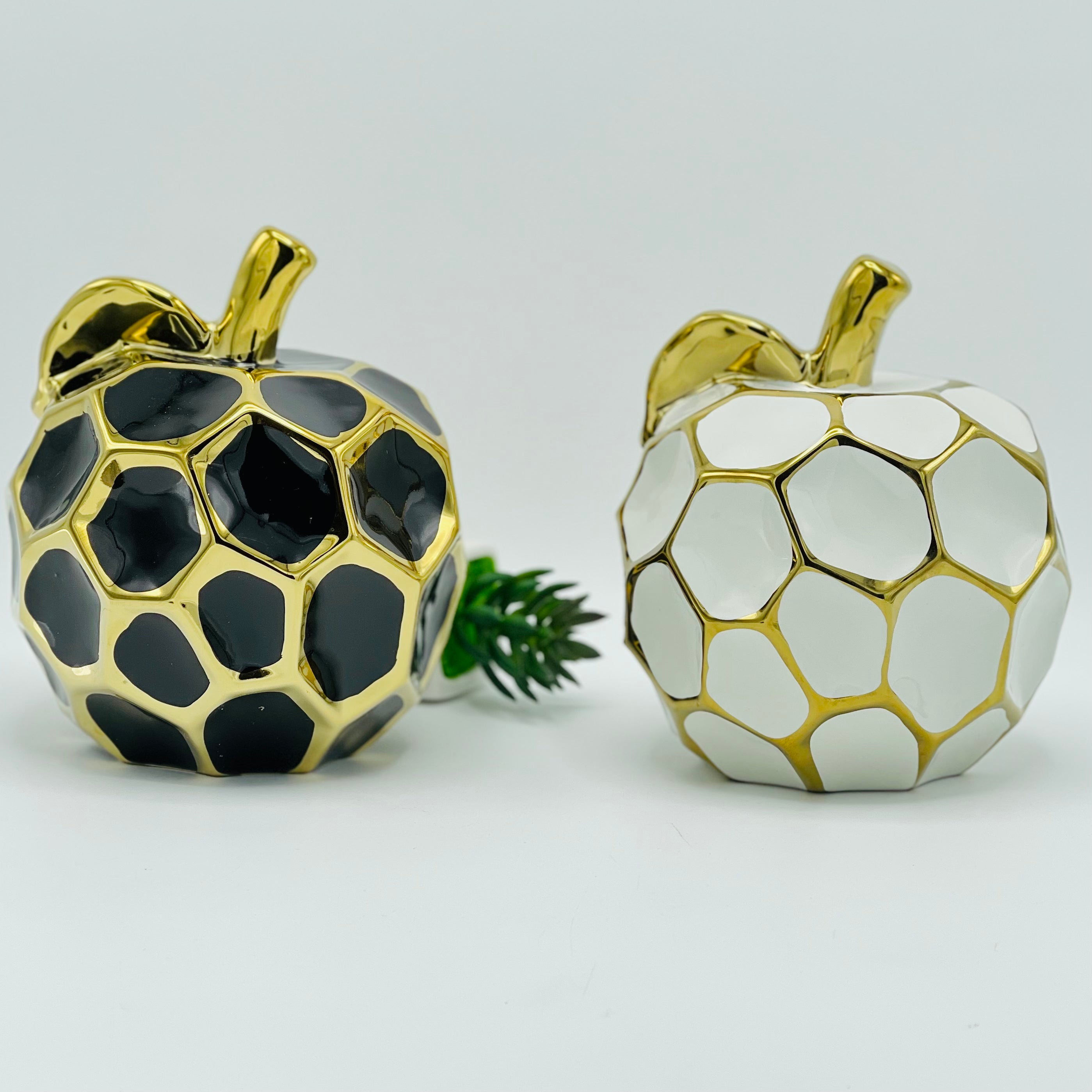 Elegant Apple Table Decor