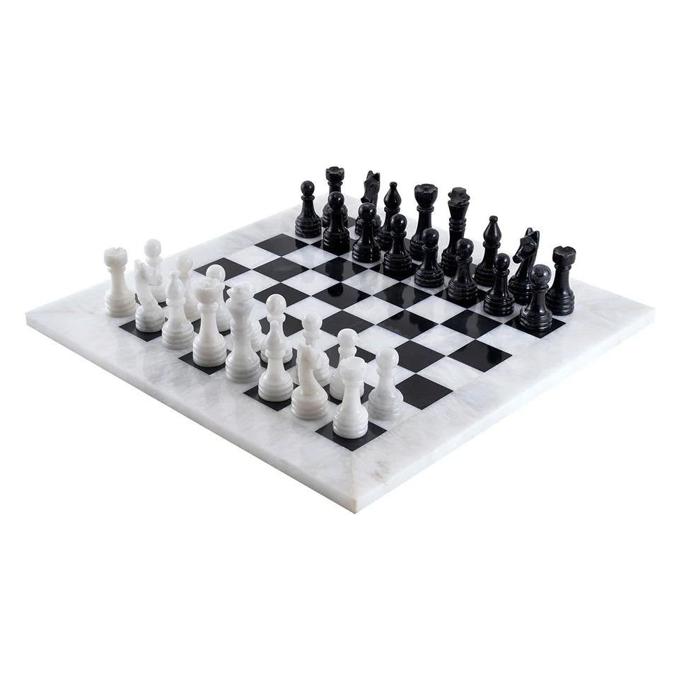 Onyx Chess Decor