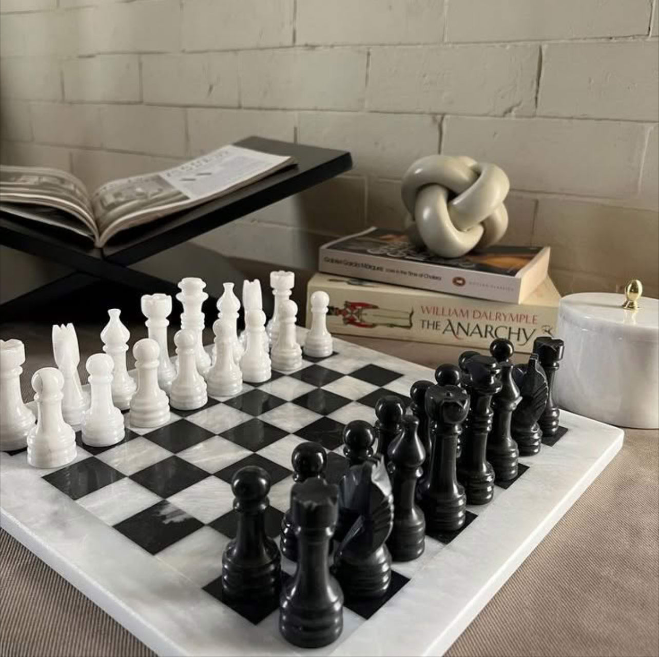 Onyx Chess Decor