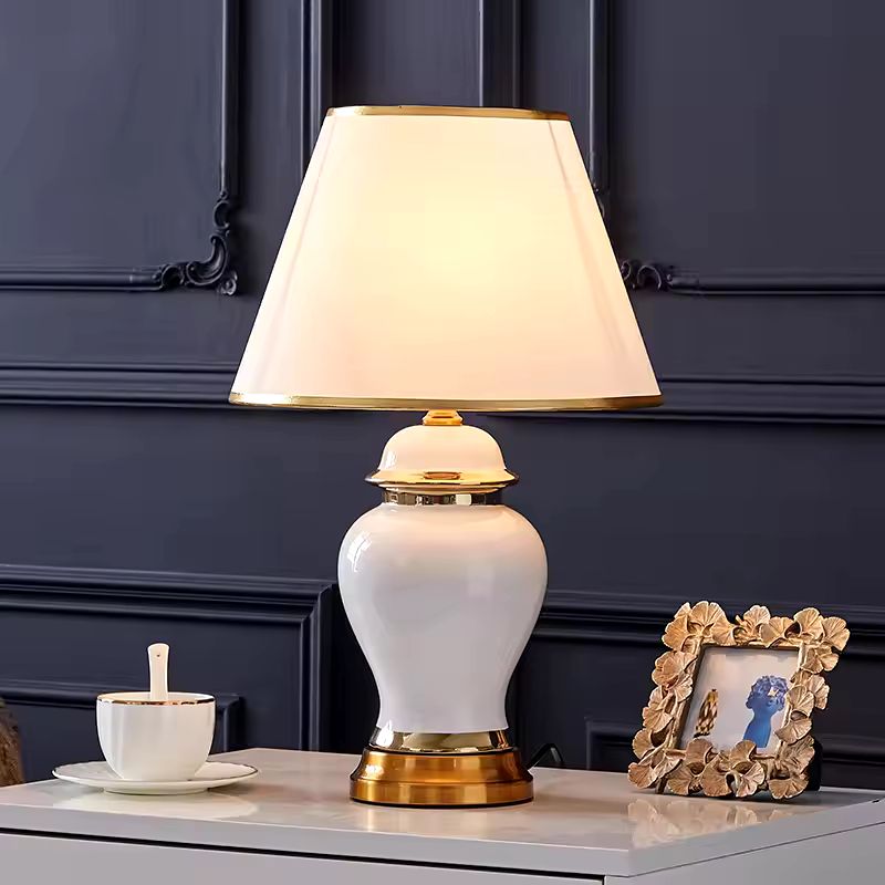 Luxury Modern Golden Edge Ceramic Table Lamp 1Pc