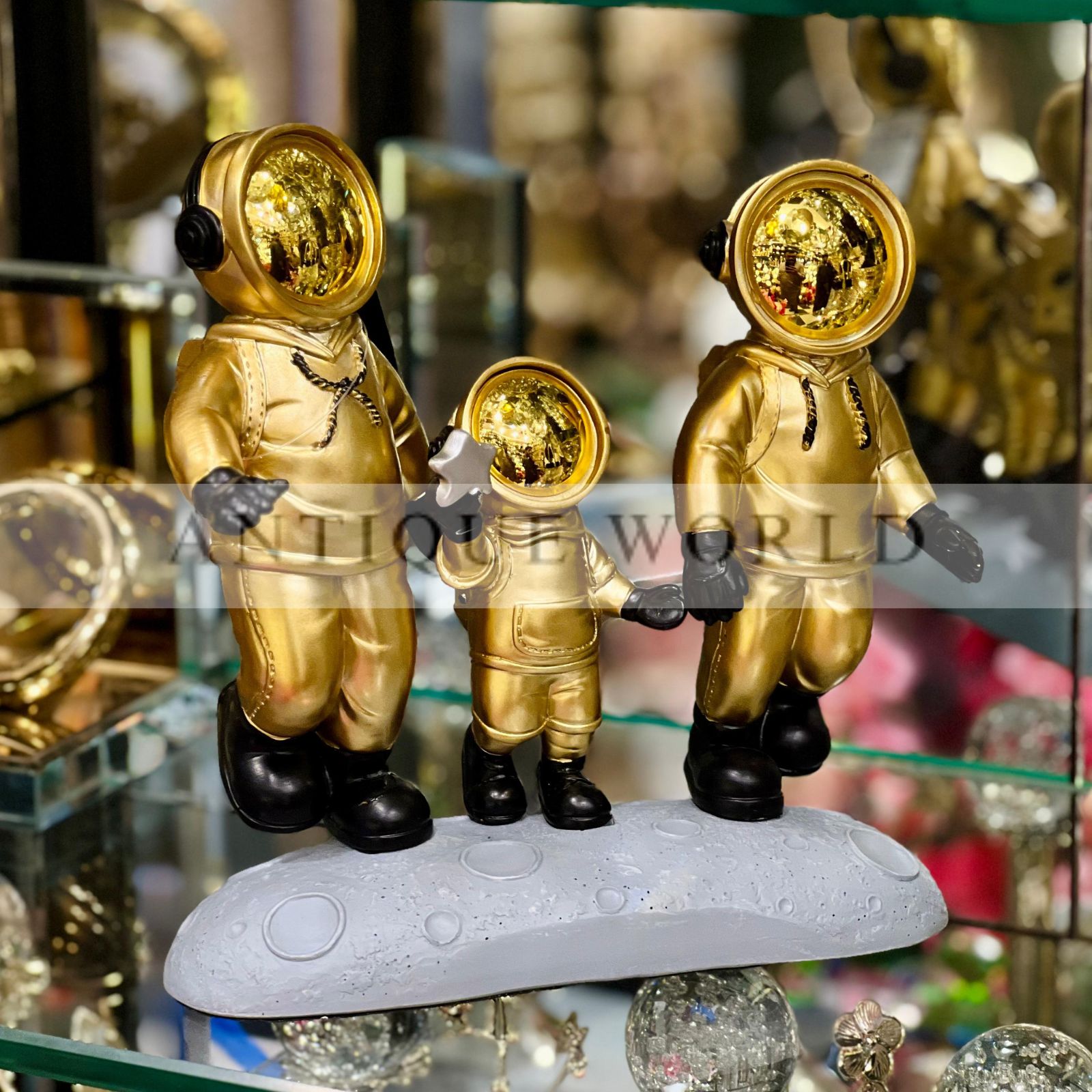 Astronaut Family Luxury Sculpture