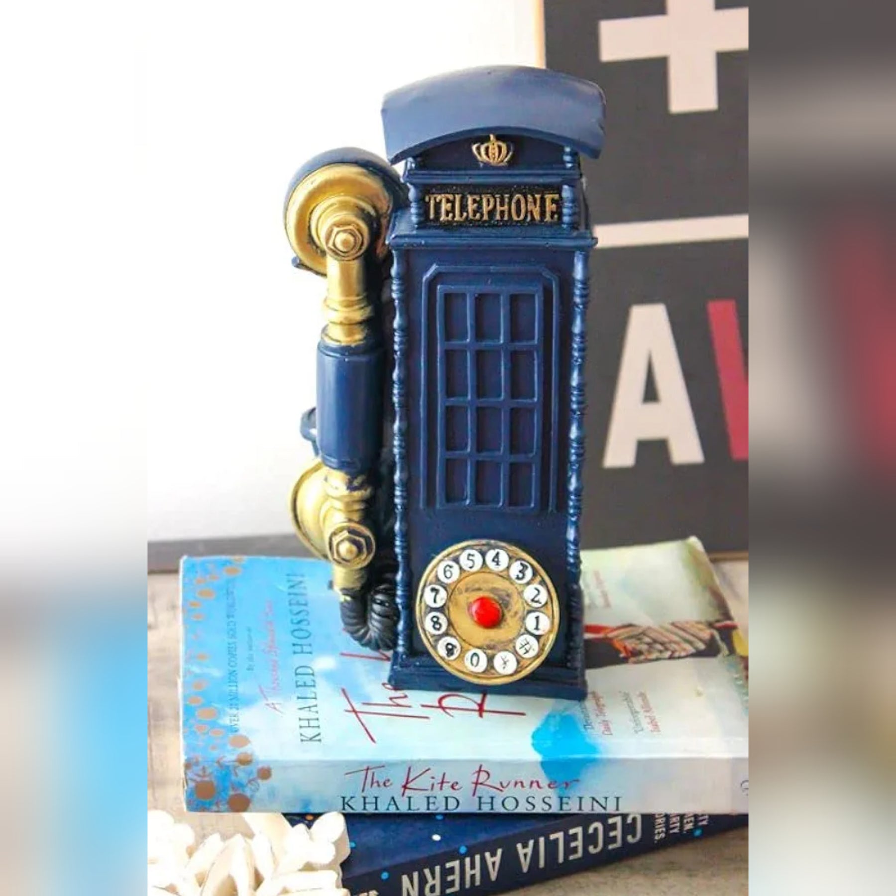 Resin Telephone Booth Desk Decoration for Tabletop