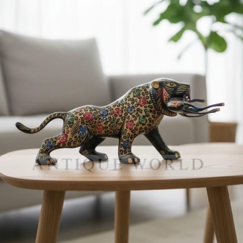 Traditional Art Style Brass  Decorative l Lion Hunting Statue