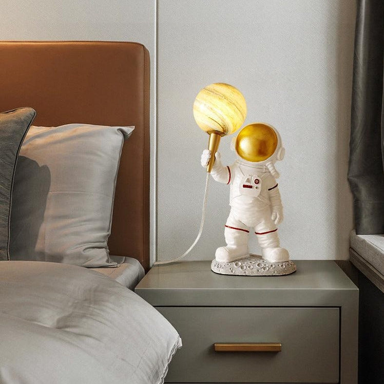 Astronaut Children's Room Decor Table Lamp