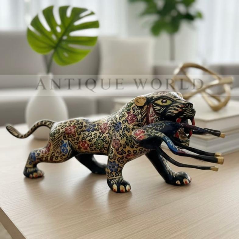 Traditional Art Style Brass  Decorative l Lion Hunting Statue