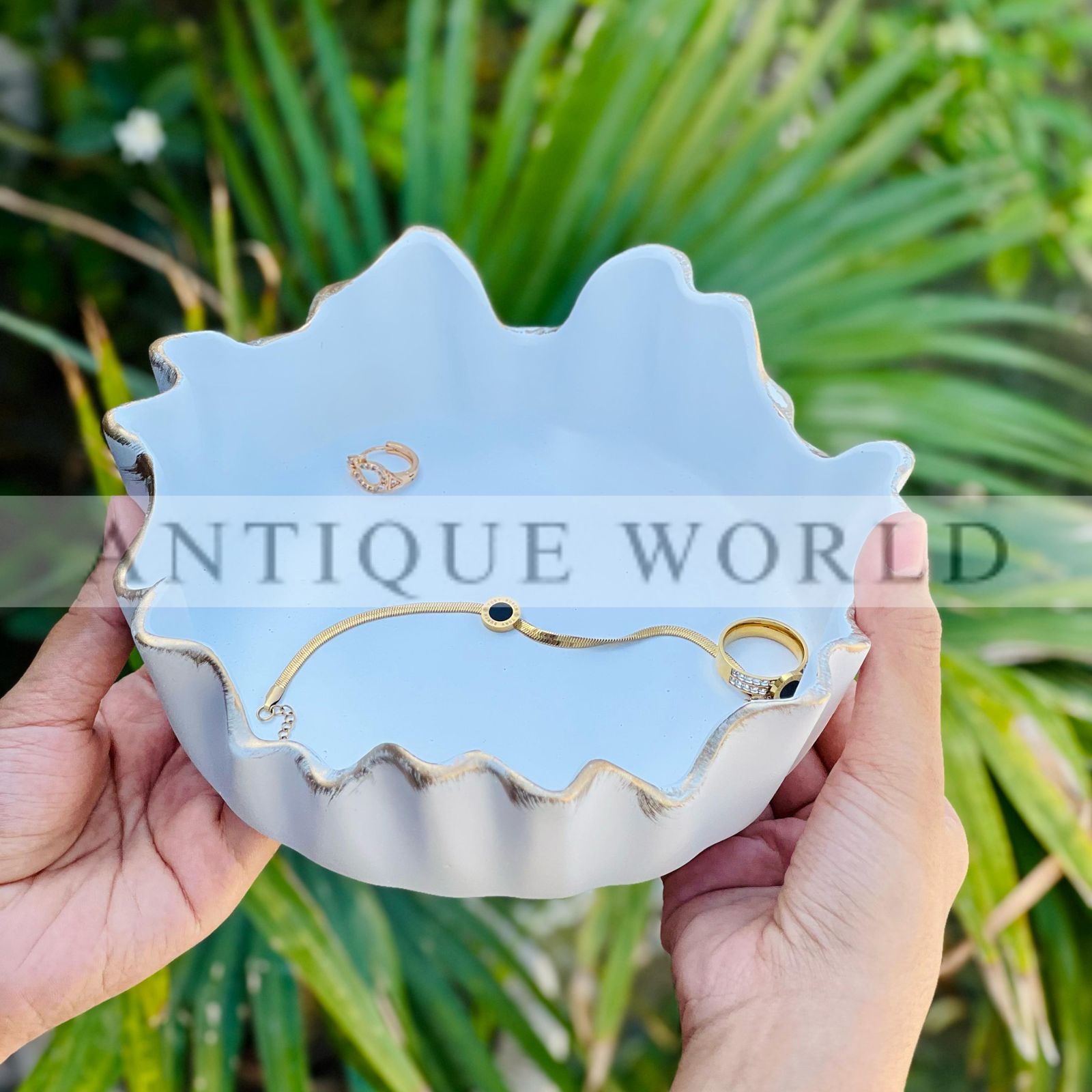 Elegant Scalloped Trinket Bowl