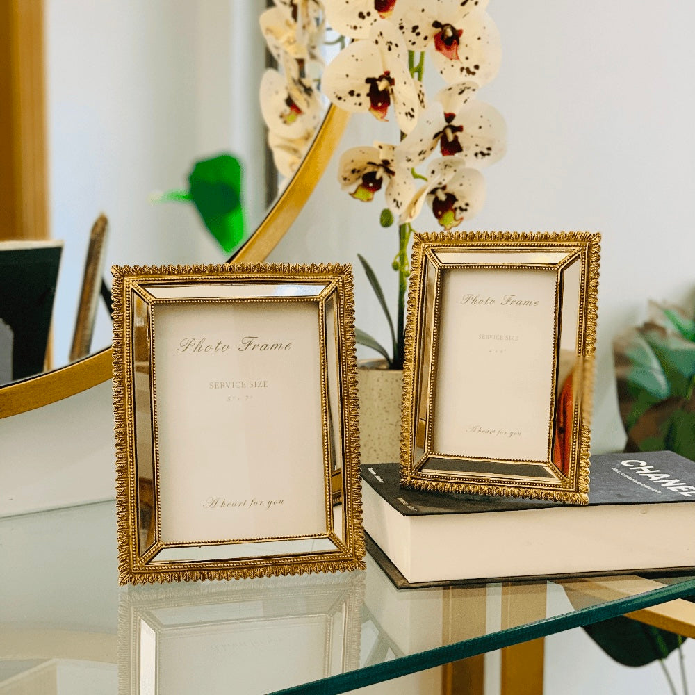 Resin & Mirror Photo Frame (1Pc)